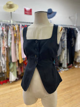 Load image into Gallery viewer, Banana Republic linen vest 6
