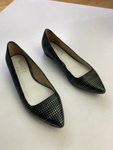 Load image into Gallery viewer, Ron White flats 7.5
