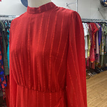 Load image into Gallery viewer, Heartloom dress M
