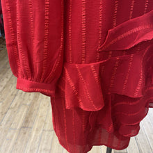 Load image into Gallery viewer, Heartloom dress M
