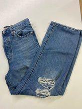 Load image into Gallery viewer, Levis Ribecage Straight Ankle jeans 27
