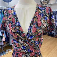 Load image into Gallery viewer, Auguste floral wrap dress 4
