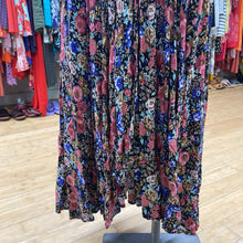 Load image into Gallery viewer, Auguste floral wrap dress 4
