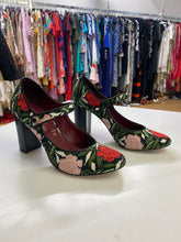 Load image into Gallery viewer, Kate Spade Needle Point Mary Janes 8.5
