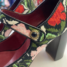 Load image into Gallery viewer, Kate Spade Needle Point Mary Janes 8.5
