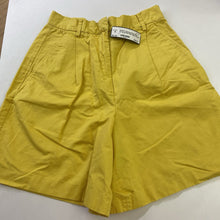 Load image into Gallery viewer, Weekend Max Mara high waisted shorts 2
