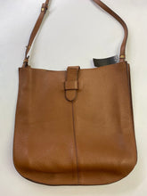 Load image into Gallery viewer, Gap pebbled leather handbag
