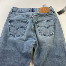 Load image into Gallery viewer, Levis 501 jeans 23
