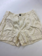 Load image into Gallery viewer, Everlane shorts 8
