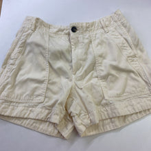 Load image into Gallery viewer, Everlane shorts 8

