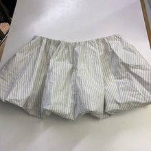 Load image into Gallery viewer, Kimchi Blue bubble skort NWT M

