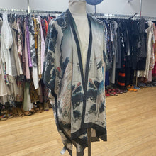 Load image into Gallery viewer, Cocoon House silk shawl top OS
