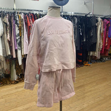 Load image into Gallery viewer, Lululemon shorts 6
