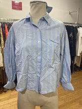 Load image into Gallery viewer, Uniqlo JW Anderson cropped shirt M
