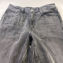 Load image into Gallery viewer, Levis baggy Wide leg jeans 28
