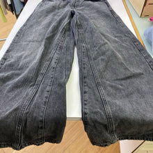 Load image into Gallery viewer, Levis baggy Wide leg jeans 28
