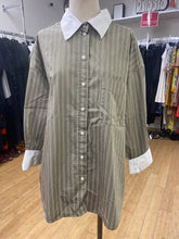 Load image into Gallery viewer, H&amp;M long sleeve shirt XL
