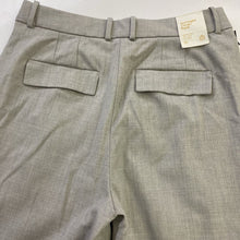 Load image into Gallery viewer, Babaton Spotlight Cargo pants NWT 10
