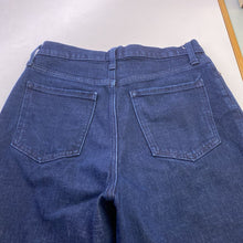 Load image into Gallery viewer, Banana Republic (outlet) Wide Leg jeans 4
