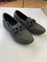 Load image into Gallery viewer, Remonte suede loafers 40
