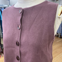 Load image into Gallery viewer, Dynamite knit vest M
