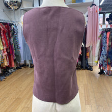 Load image into Gallery viewer, Dynamite knit vest M
