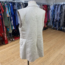Load image into Gallery viewer, Banana Republic vest 14
