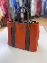 Load image into Gallery viewer, Michael Kors small tote w strap
