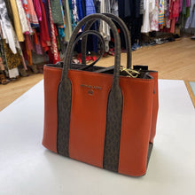 Load image into Gallery viewer, Michael Kors small tote w strap
