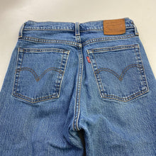 Load image into Gallery viewer, Levis Wedgie straight jeans 26
