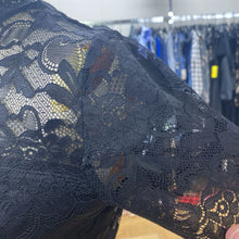 Load image into Gallery viewer, Guess lace top NWT M
