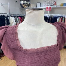 Load image into Gallery viewer, Wilfred smocked top M
