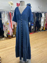 Load image into Gallery viewer, Gap maxi dress NWT L
