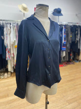 Load image into Gallery viewer, Velvet satin top XS
