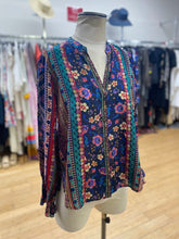 Load image into Gallery viewer, Johnny Was silk top XS
