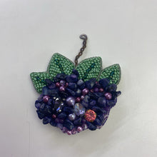 Load image into Gallery viewer, Beaded brooch
