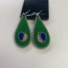 Load image into Gallery viewer, Felt/zipper drop earrings
