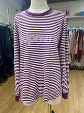 Load image into Gallery viewer, Supreme striped top XL
