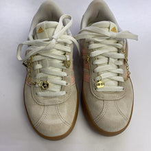 Load image into Gallery viewer, Adidas sneakers 5.5/6
