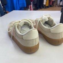 Load image into Gallery viewer, Adidas sneakers 5.5/6
