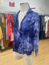 Load image into Gallery viewer, Velvet Heart tie dye shirt M
