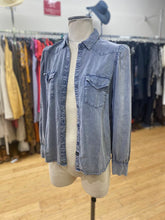 Load image into Gallery viewer, Rails (Outlet) shirt S
