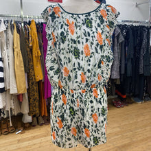 Load image into Gallery viewer, Club Monaco pleated dress 10

