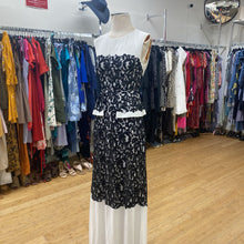 Load image into Gallery viewer, BCBG Max Azria maxi lace dress 4 NWT
