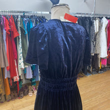 Load image into Gallery viewer, Anthropologie velour dress S NWT
