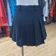 Load image into Gallery viewer, Sunday Best pleated mini skirt 4
