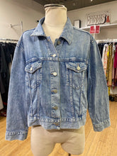 Load image into Gallery viewer, Gap denim jacket XL
