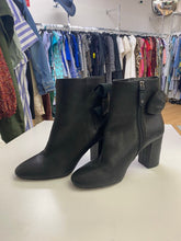 Load image into Gallery viewer, Avec Les Filles bow boots 9.5
