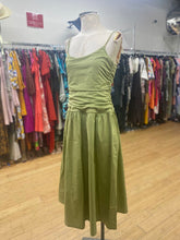 Load image into Gallery viewer, RW&amp;CO dress L NWT
