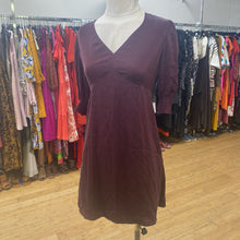 Load image into Gallery viewer, Quince Silk dress XS
